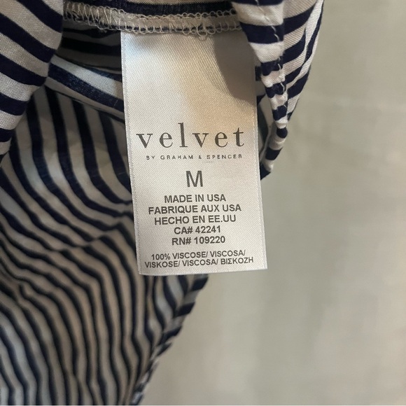 Black & White business casual blouse monochromatic striped, Medium - Picture 7 of 7